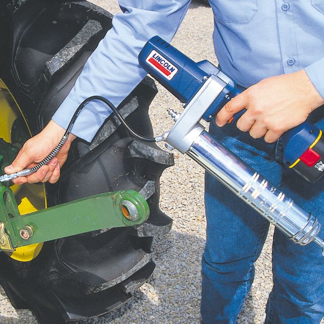 Lincoln Grease Gun 12 Volt Battery Operated with One Battery
