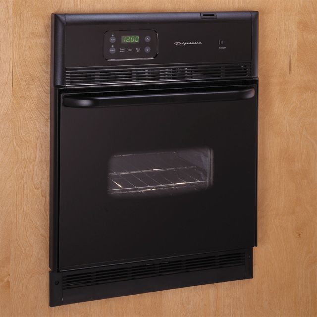 Frigidaire 24" Single Electric Wall Oven FEB24S2A