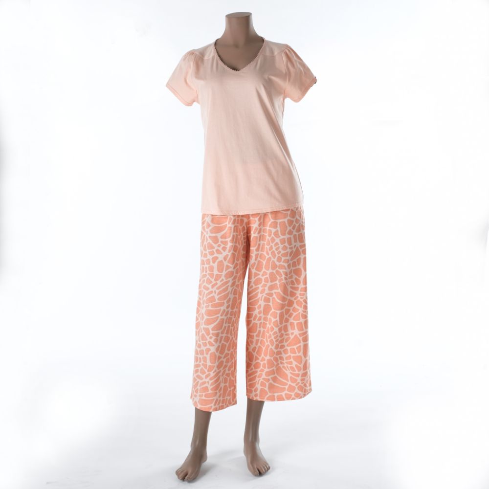 Pink K Women's Plus Short Sleeve Knit Top & Giraffe Print Capri Pajama Set