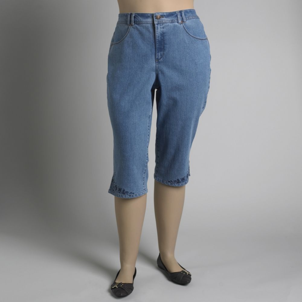 Basic Editions Women's Plus Embroidered Denim Capri