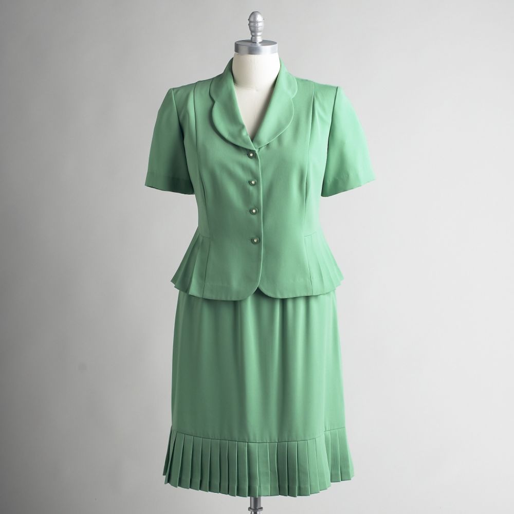 Danny & Nichole Women's Plus Short Sleeve Jacket Pleated Hem Skirt
