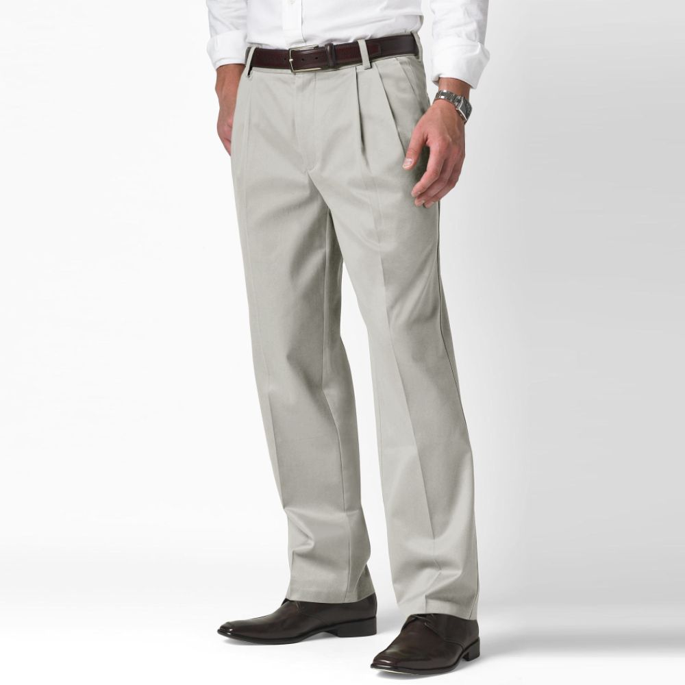 Dockers Men's Signature Khaki Classic Pleat