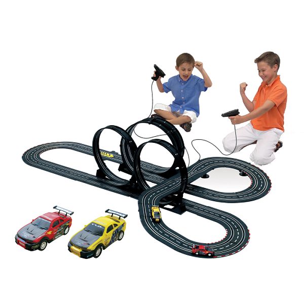 Artin store race track