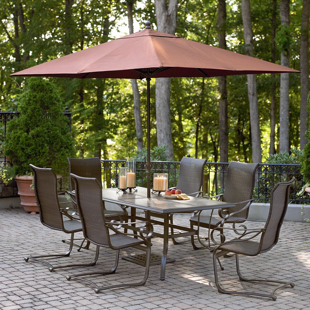 Garden Oasis Essex 9 ft. H Umbrella
