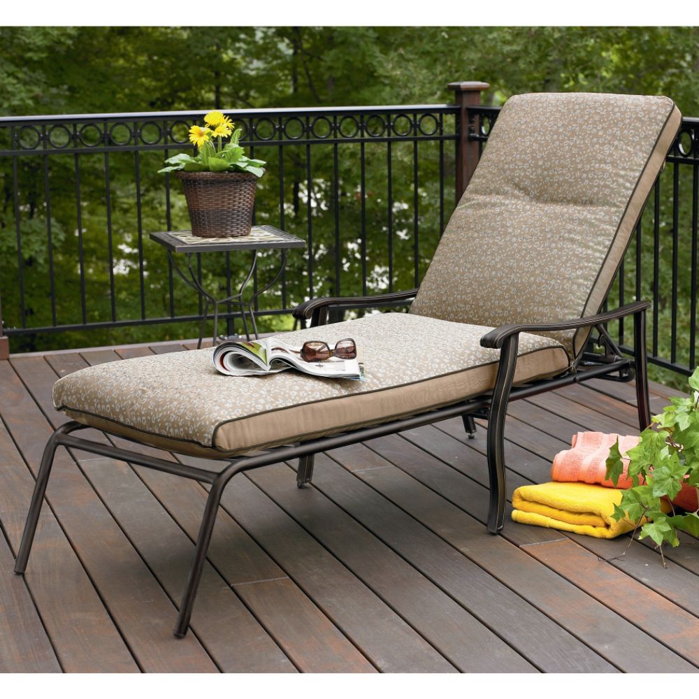 Country Living&nbsp; Fair Oaks Cushioned Chaise