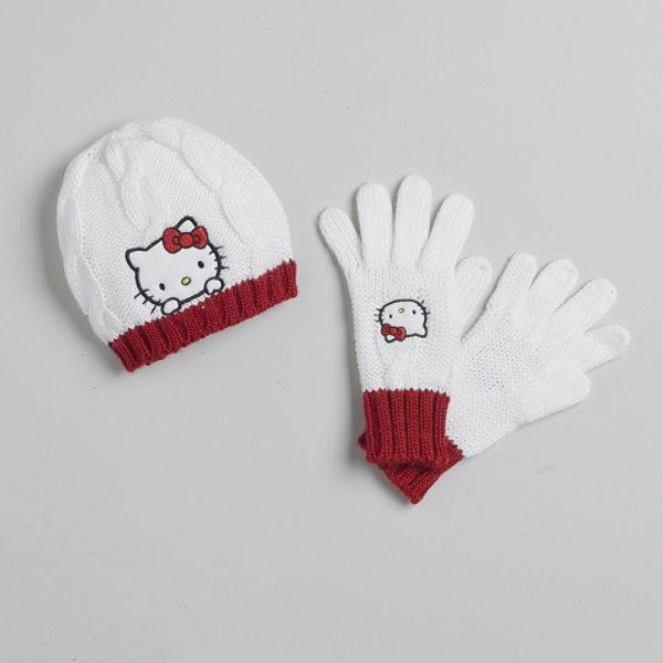 Hello Kitty Cable Knit Hat And Glove Set