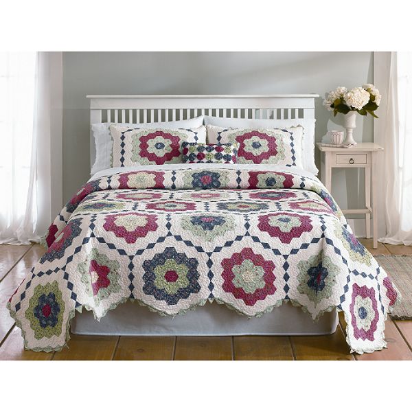 Country Living Capitola Quilt Collection 