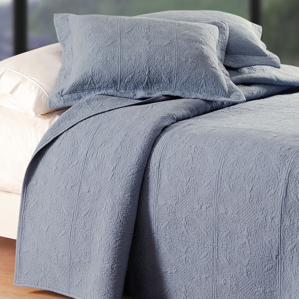 Croscill Bedding Sets King on Bedding Brands Like C F Enterprises Comforttech Croscill King Charles