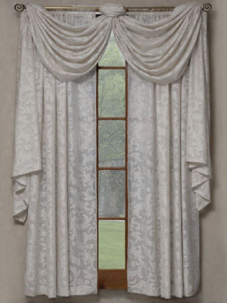 D. Kwitman Scroll Lace