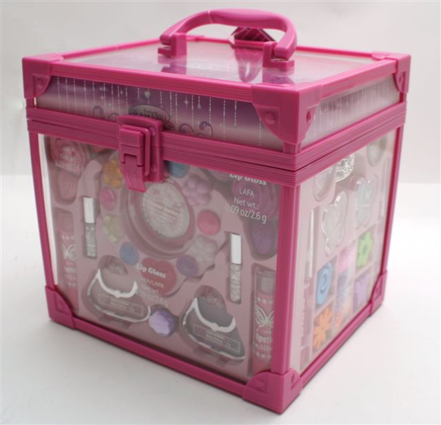 Train Case and Cosmetic Gift Set at Kmart.com