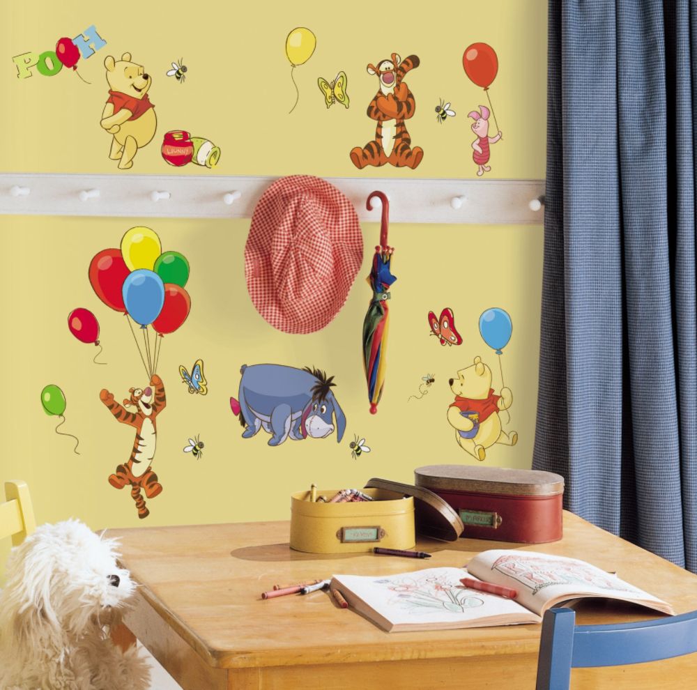 RoomMates Winnie the Pooh - Pooh & Friends Peel & Stick Wall Decals