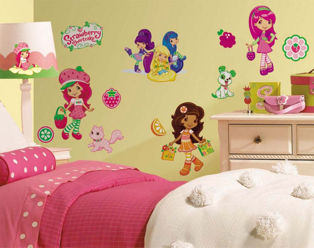 RoomMates&nbsp; Strawberry Shortcake Peel & Stick Wall Decals