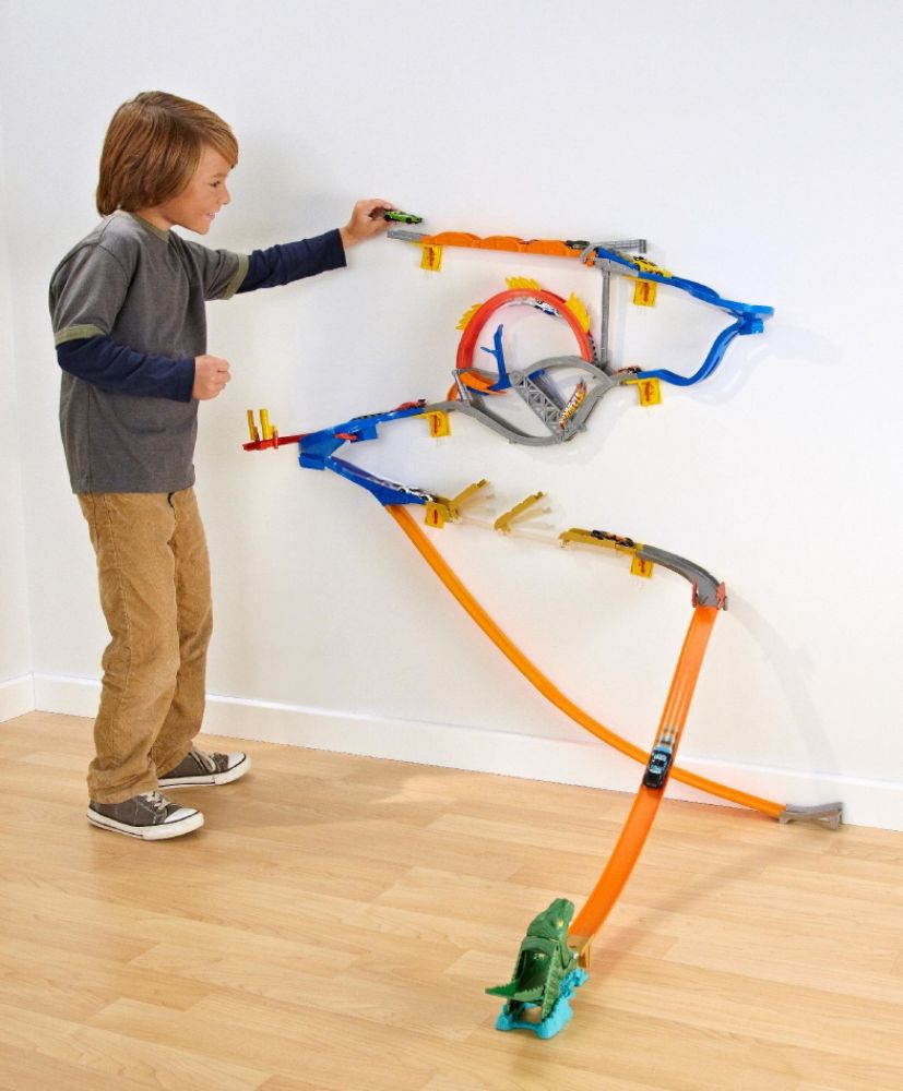 Mattel HOT WHEELS WALL TRACKS STARTER SET