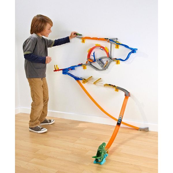 Mattel Hot Wheels Wall Tracks Starter Set 
