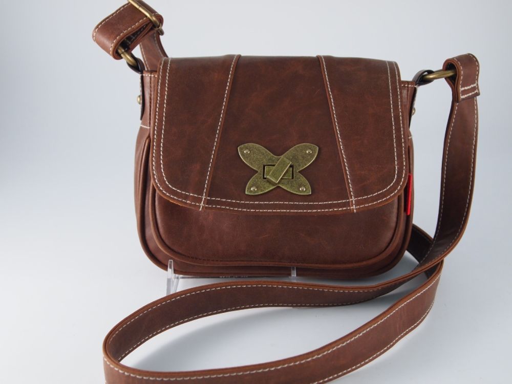 Unionbay Butterfly Clasp Crossbody Handbag