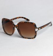Kardashian Kollection Oversized Vintage Sunglasses With Gold Metal Detailing