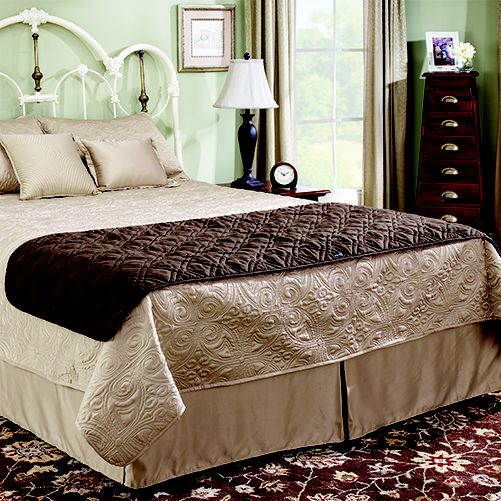FULL/QUEEN PET BED PROTECTOR