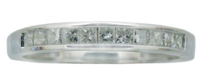 Tradition Diamond 10k White gold 1/4cttw Princess Diamond Channel Band