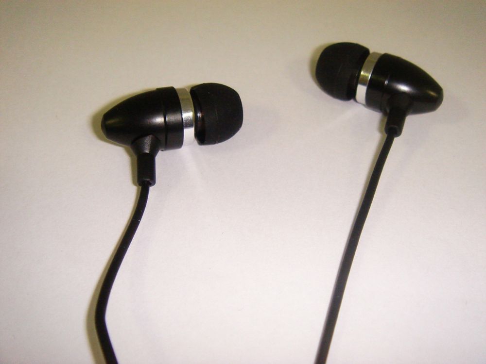Kinyo PE-166Black In-ear stereo earbuds with metal housing