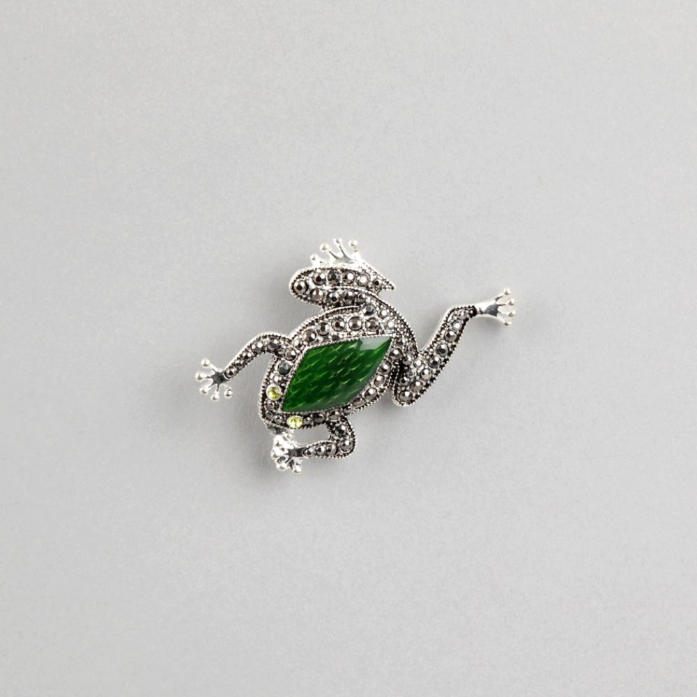 Covington Women s Fashion Pin Green Epoxy Frog