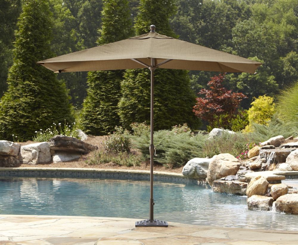 Garden Oasis&nbsp; Dewitt 10ft Umbrella