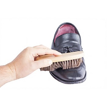clean leather shoes with dish soap