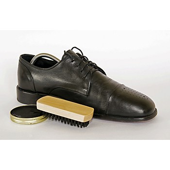 How To Clean Leather Shoes Leather Shoe Care Sears